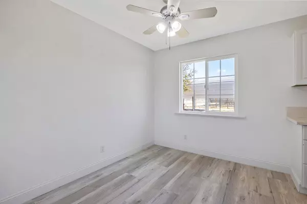 4915 W Kamm Avenue, Caruthers, CA 93609