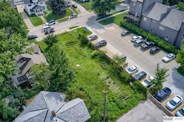 4804 Douglas Street, Omaha, NE 68132