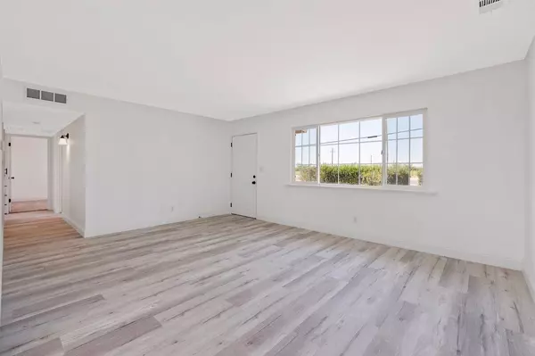 4915 W Kamm Avenue, Caruthers, CA 93609