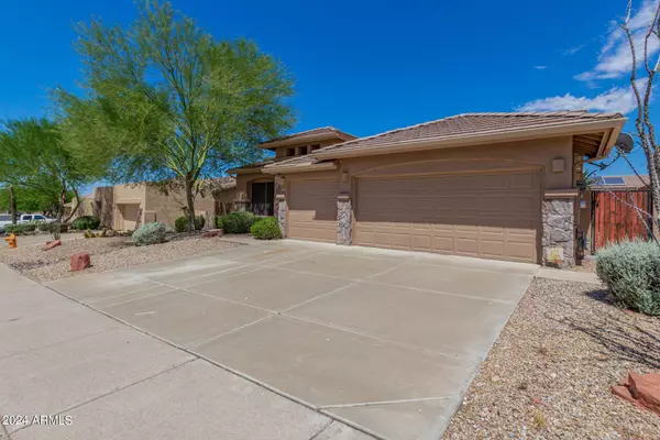 11413 S COOLWATER Drive, Goodyear, AZ 85338