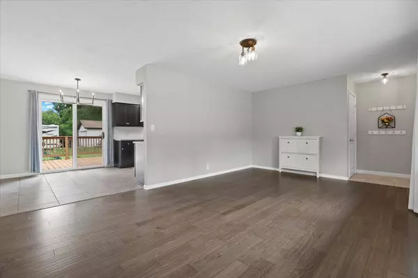 8028 W High St, Franklin, WI 53132-9779