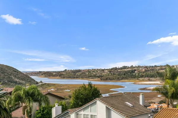 2016 Saliente Way, Carlsbad, CA 92009