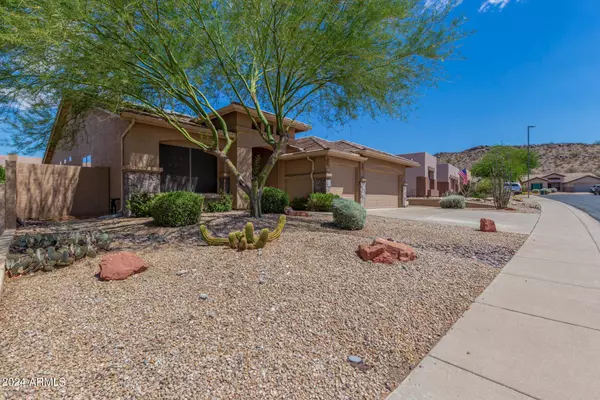 11413 S COOLWATER Drive, Goodyear, AZ 85338