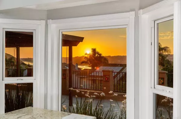 2016 Saliente Way, Carlsbad, CA 92009