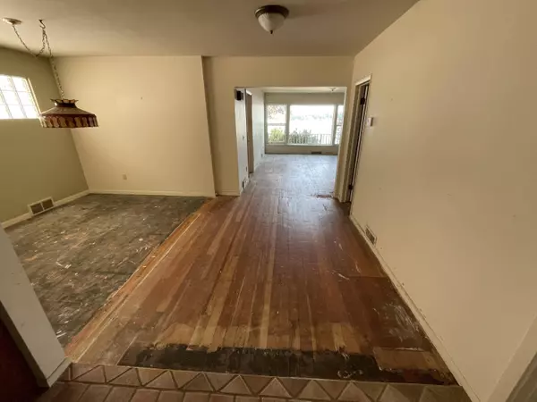 7185 Belding NE Road, Rockford, MI 49341