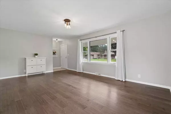 8028 W High St, Franklin, WI 53132-9779