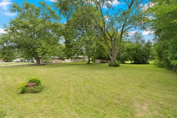 8028 W High St, Franklin, WI 53132-9779