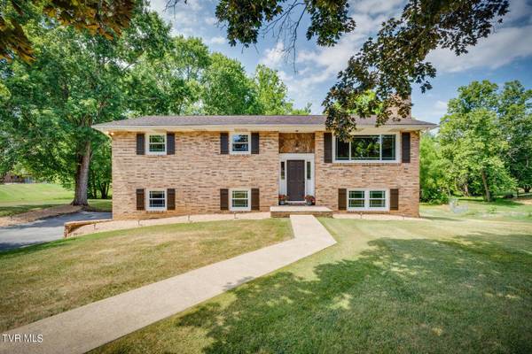 194 Deertrack LN, Bristol, VA 24201