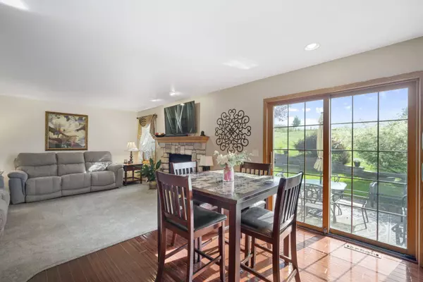 1570 Iroquois Ave, Grafton, WI 53024