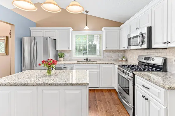 9129 Glacier RD, Saint Bonifacius, MN 55375