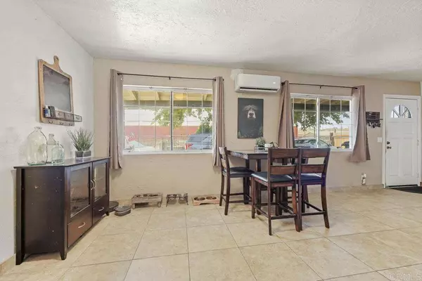 10217 Ashwood St, Lakeside, CA 92040