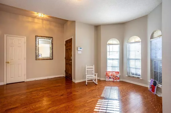 1625 Deer Creek Drive, Desoto, TX 75115