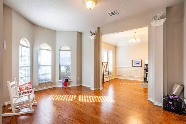 1625 Deer Creek Drive, Desoto, TX 75115