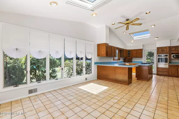 9 Abis Place, West Long Branch, NJ 07764