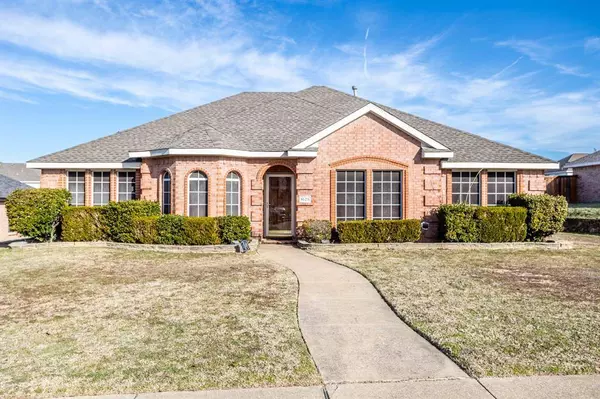 1625 Deer Creek Drive, Desoto, TX 75115