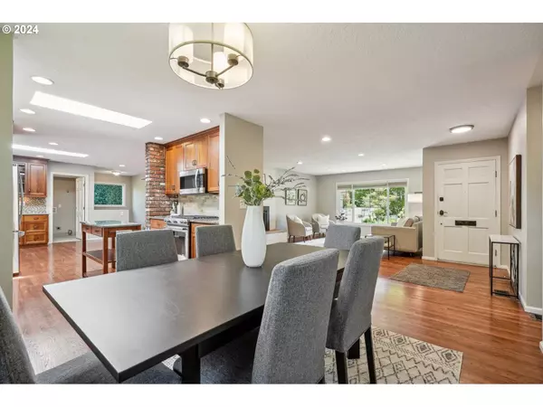 6395 SW CHESTNUT LN, Beaverton, OR 97005