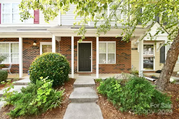 5167 Ficus Tree LN, Charlotte, NC 28215