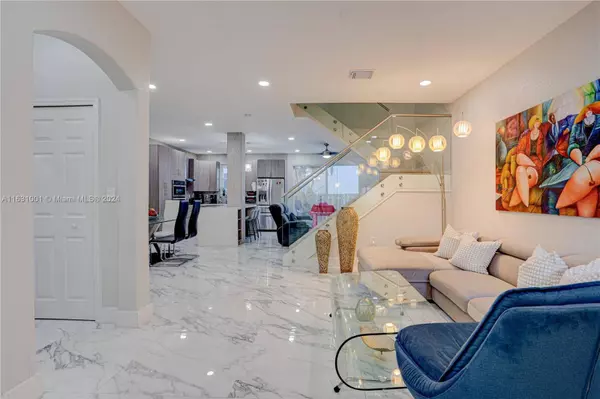 11474 NW 77th St, Doral, FL 33178