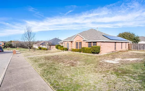 1625 Deer Creek Drive, Desoto, TX 75115
