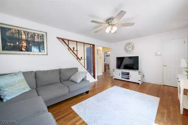 28 Stevens Rd, Clifton City, NJ 07013