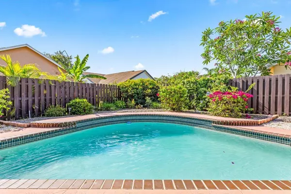 5840 White Cypress DR, Lake Worth, FL 33467