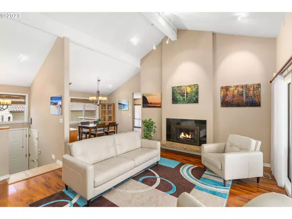 6296 BELMONT WAY, West Linn, OR 97068