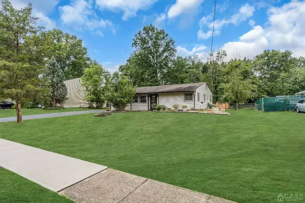 39 Stillwell RD, South Brunswick, NJ 08824