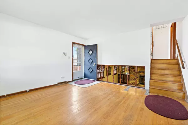 9719 S 81st Avenue, Palos Hills, IL 60465