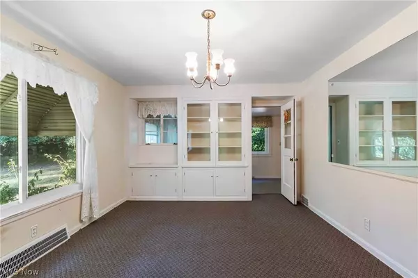 8918 Bramley DR, Independence, OH 44131