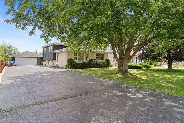 9719 S 81st Avenue, Palos Hills, IL 60465