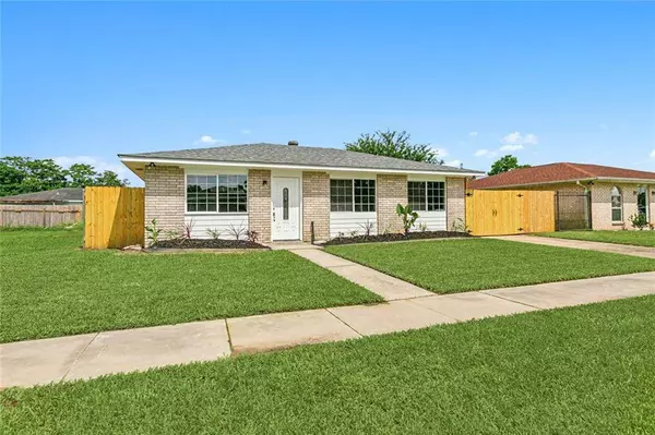 2209 W CHRISTIE DR, St. Bernard, LA 70085