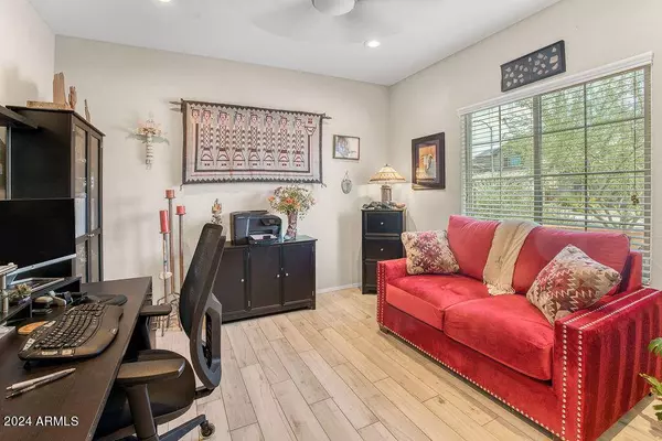 10826 W NOSEAN Road, Peoria, AZ 85383