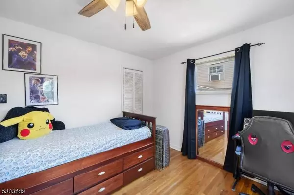 28 Stevens Rd, Clifton City, NJ 07013