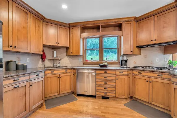 3700 Antelope CT NE, Cedar Rapids, IA 52402