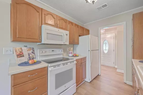 121 Brown Ct, Summerville, SC 29486