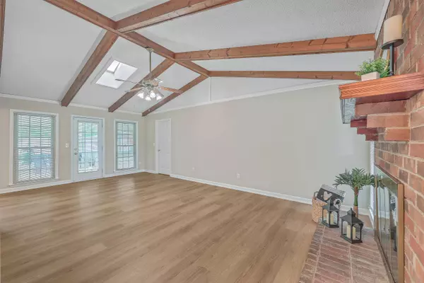 121 Brown Ct, Summerville, SC 29486