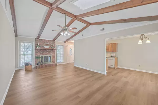 121 Brown Ct, Summerville, SC 29486