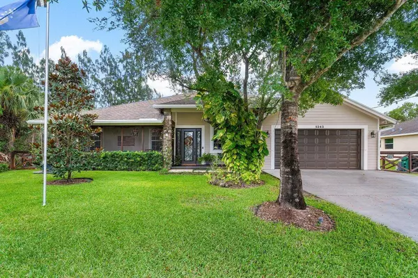 5242 NW North Piper CIR, Port Saint Lucie, FL 34986