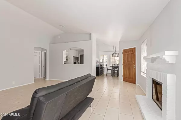 2535 W ORCHID Lane, Chandler, AZ 85224