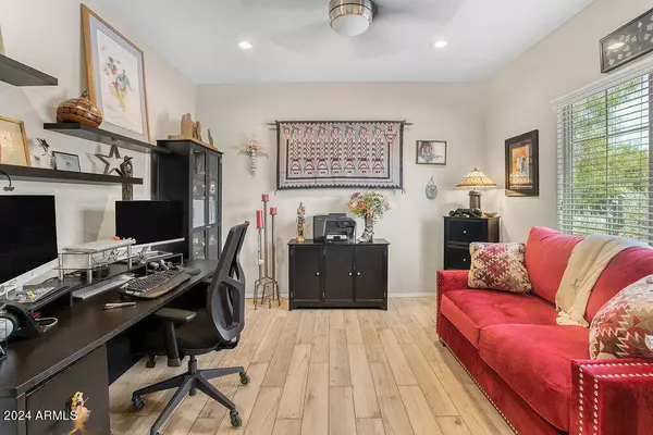 10826 W NOSEAN Road, Peoria, AZ 85383