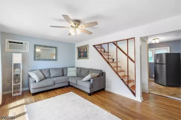 28 Stevens Rd, Clifton City, NJ 07013