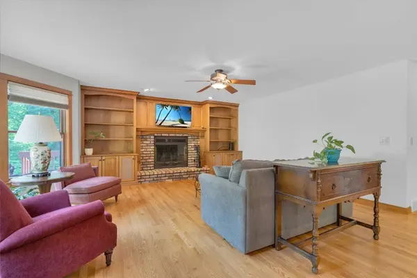 3700 Antelope CT NE, Cedar Rapids, IA 52402