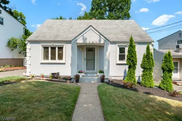 28 Stevens Rd, Clifton City, NJ 07013