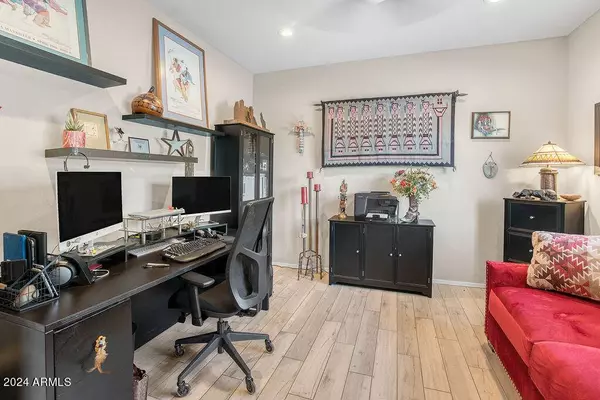 10826 W NOSEAN Road, Peoria, AZ 85383