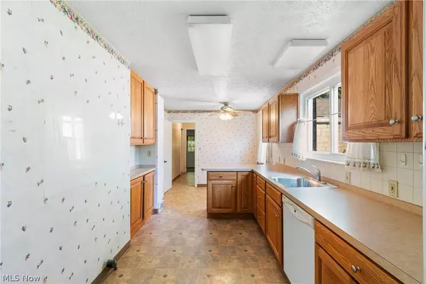 8918 Bramley DR, Independence, OH 44131