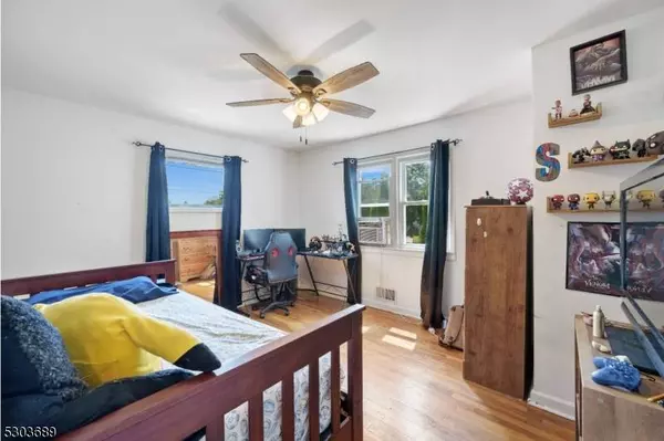 28 Stevens Rd, Clifton City, NJ 07013