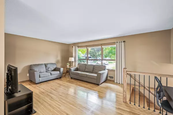 501 15th AVE SW, New Brighton, MN 55112