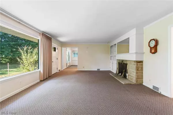 8918 Bramley DR, Independence, OH 44131