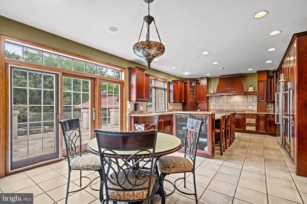 543 BARTRAM RD, Moorestown, NJ 08057