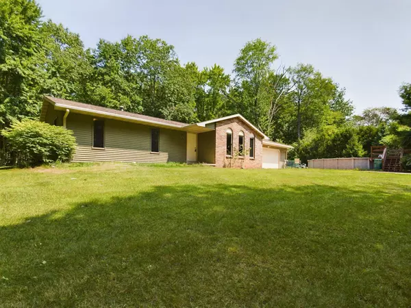 6784 Gregory Ln, Suamico, WI 54171